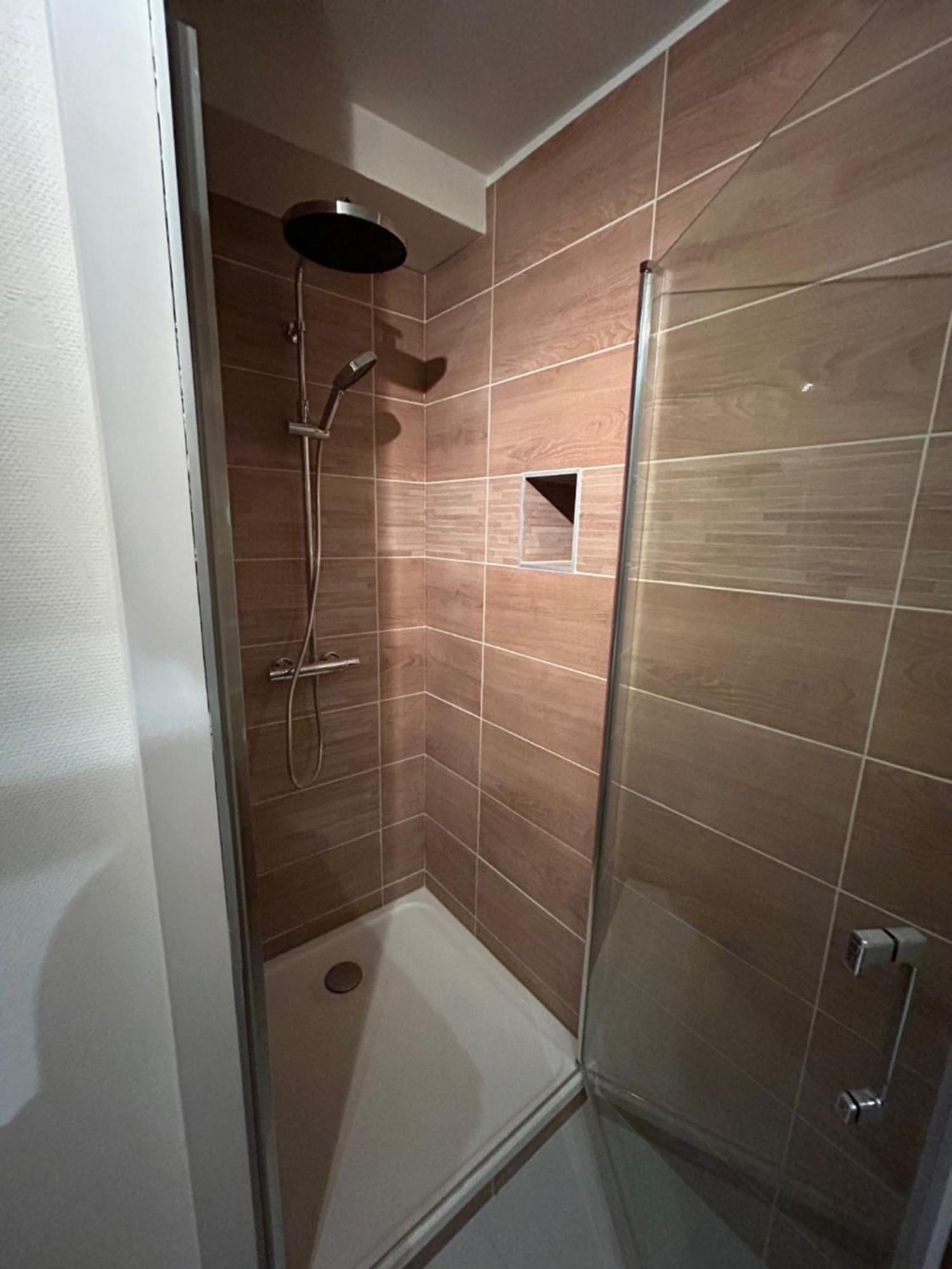 Spacieux Appartement Au Coeur Du Centre Historique De דינאן מראה חיצוני תמונה